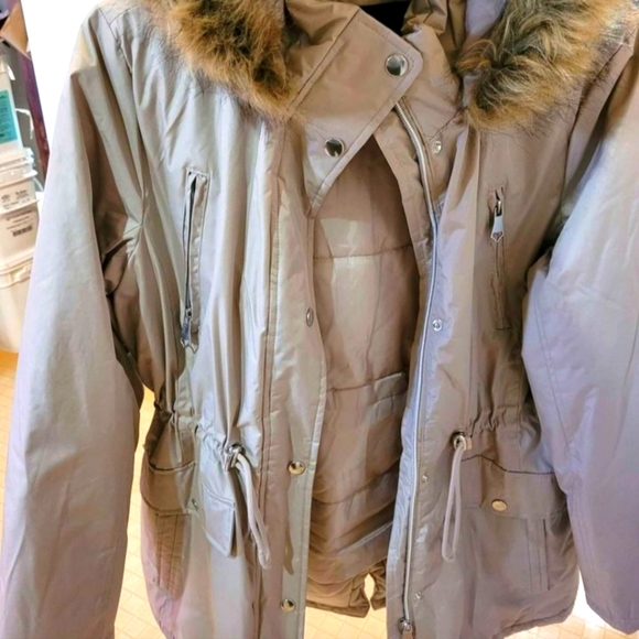 Winter jacket - Picture 1 of 3